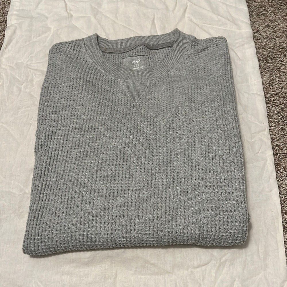 Cute AERIE grey oversized crew neck sweater.